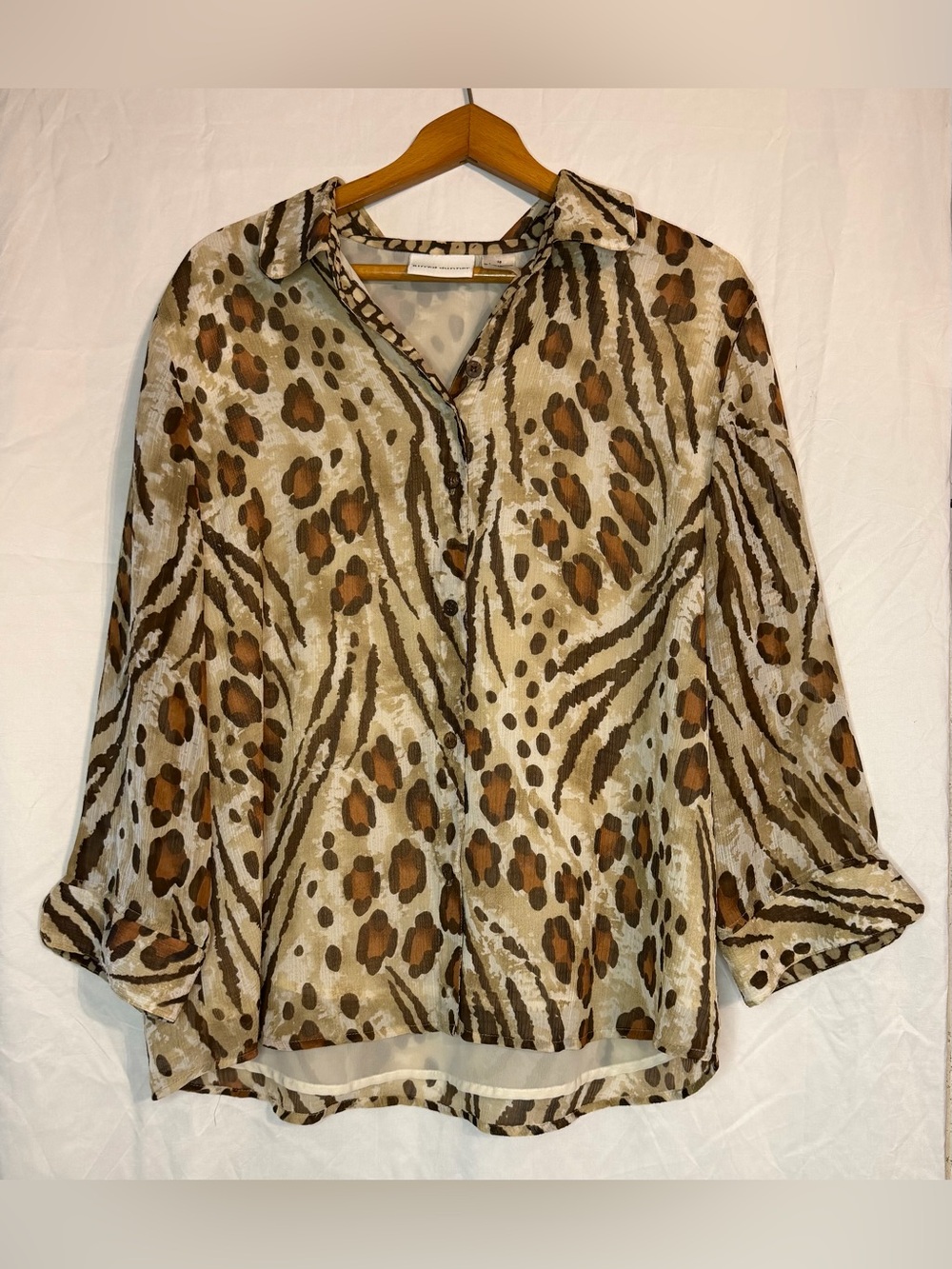 Alfred Dunner Women’s Brown/Tan 3/4 Sleeve Button Down Blouse size 16 Animal